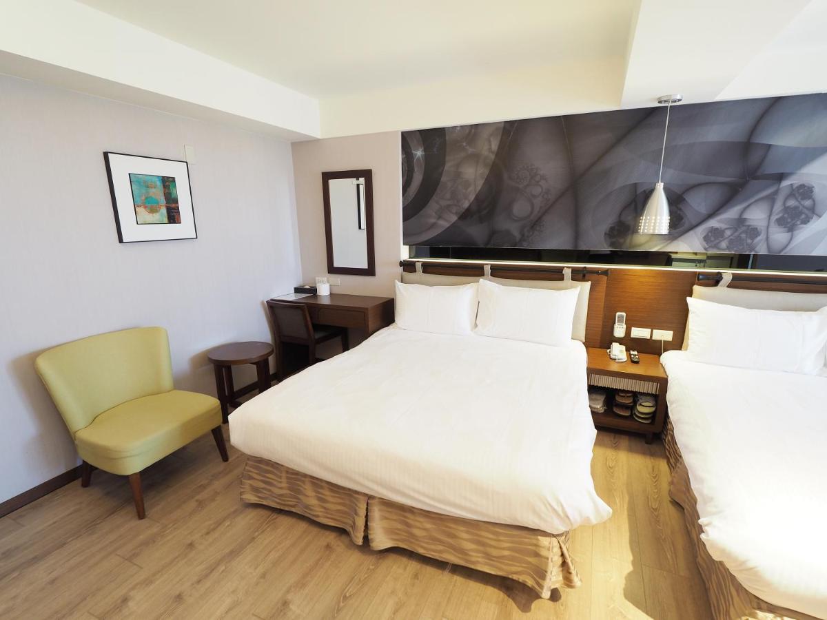 Kailan Hotel Toucheng Exteriör bild