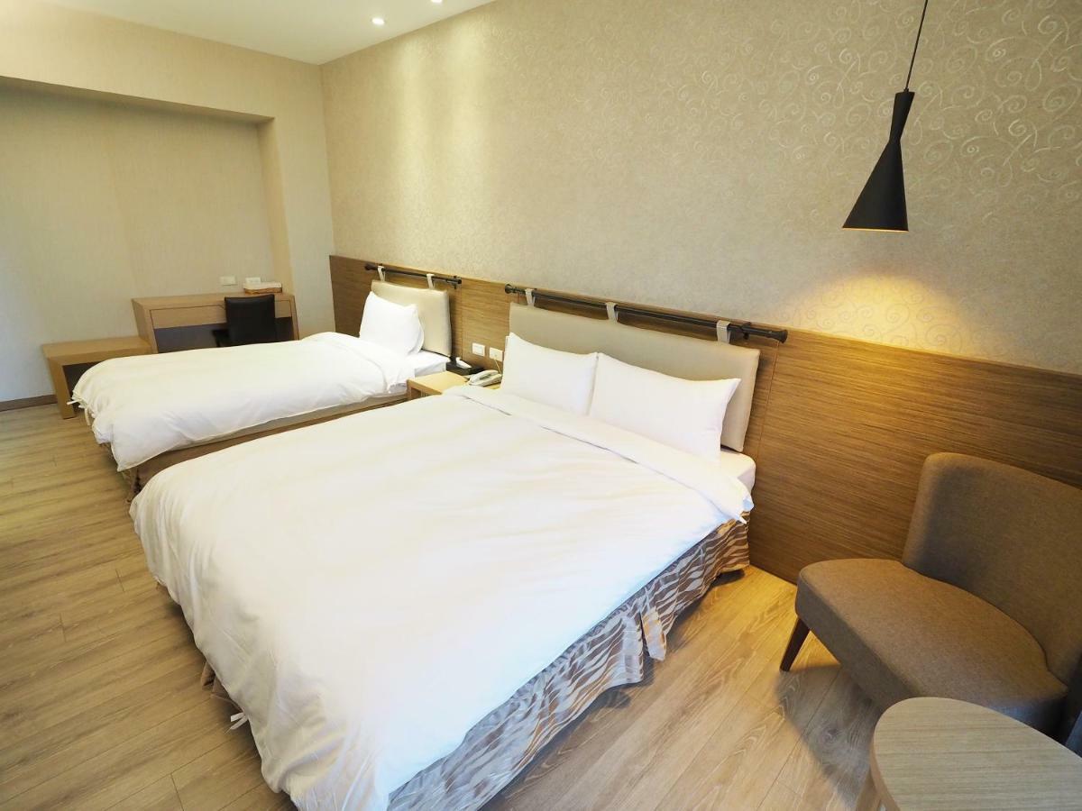 Kailan Hotel Toucheng Exteriör bild