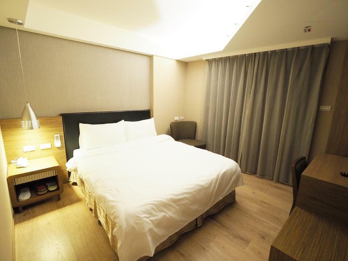 Kailan Hotel Toucheng Exteriör bild