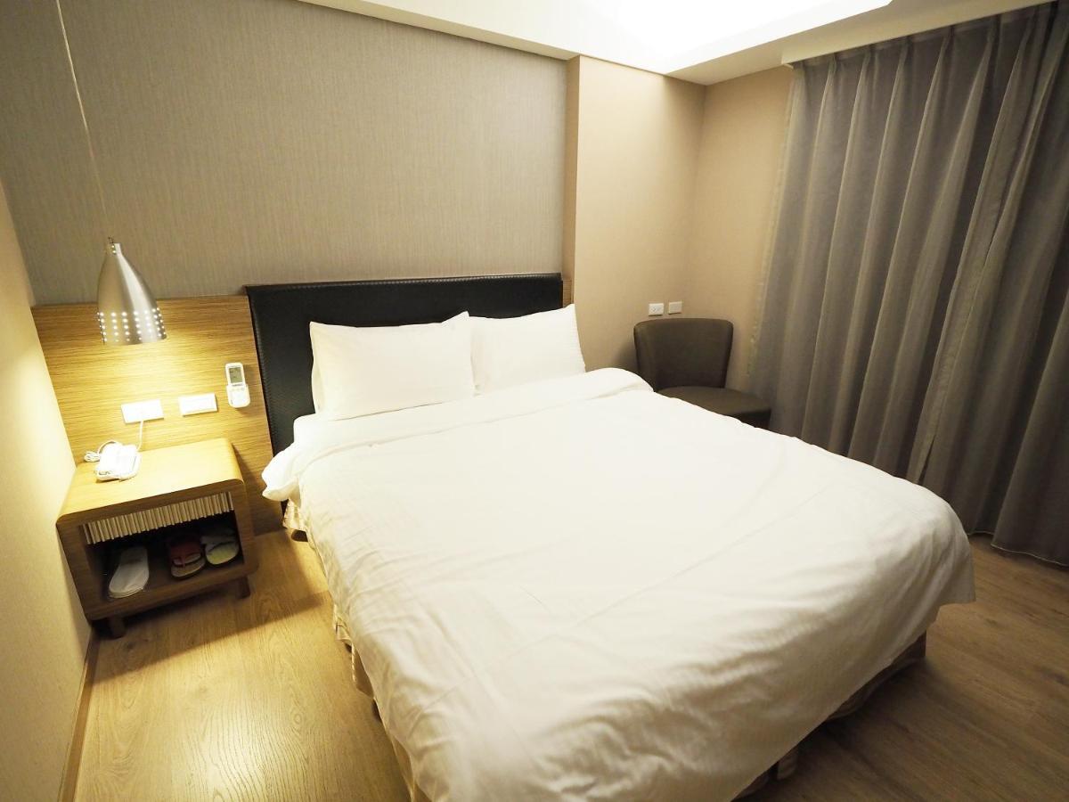 Kailan Hotel Toucheng Exteriör bild