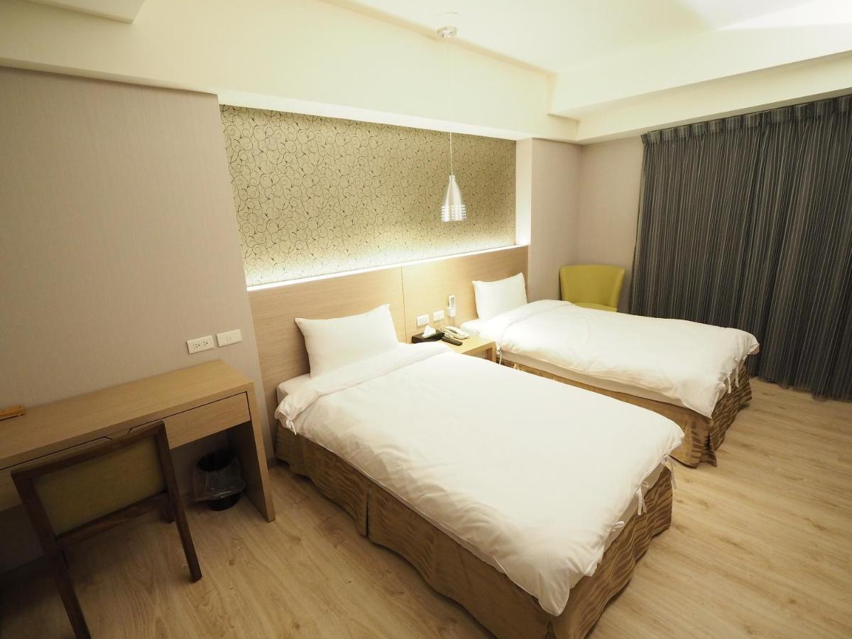Kailan Hotel Toucheng Exteriör bild